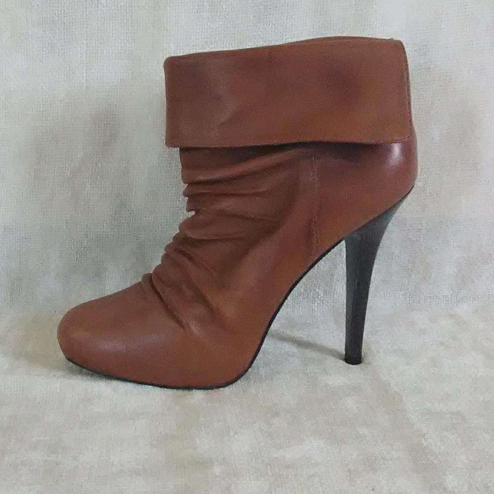 ⏳️CLEARANCE-Steve Madden Exist bootie